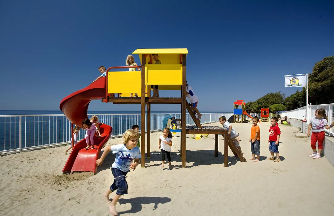 Lanterna Resort-1