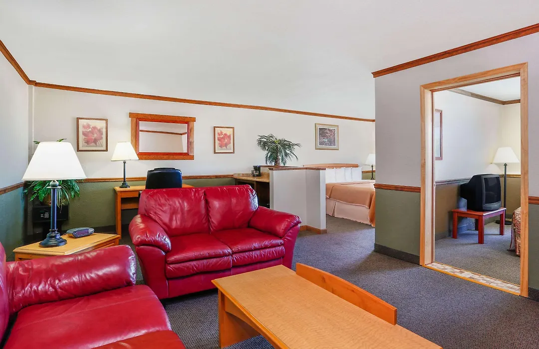 Longhorn Hotel-1