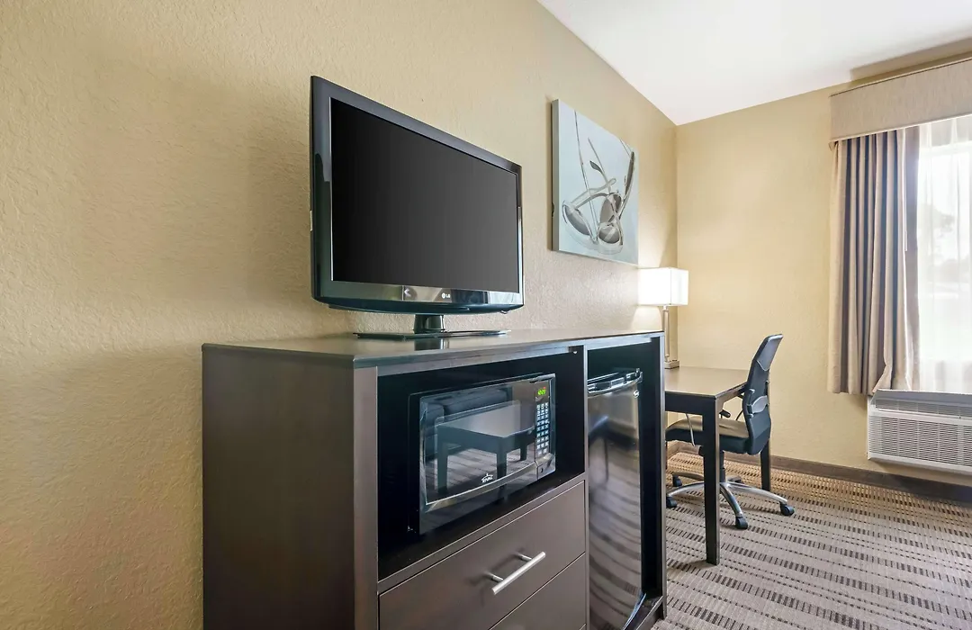Best Western Edgewater Inn-1