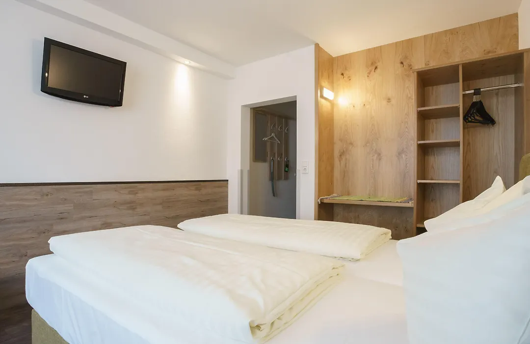 Hotel Drei Kreuz-1