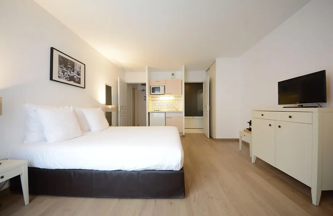 Hotel Cerise Chatou-1