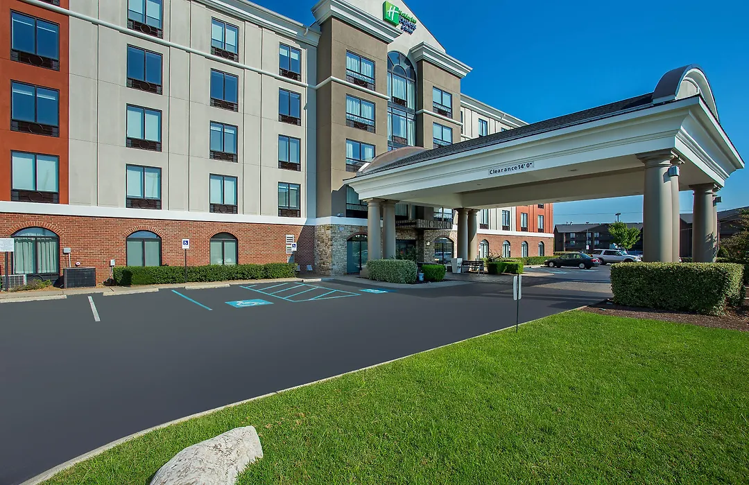 Holiday Inn Express & Suites Lebanon-Nashville Area By Ihg-1