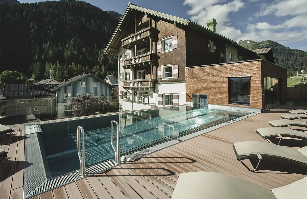 Hotel Schwarzer Adler-1