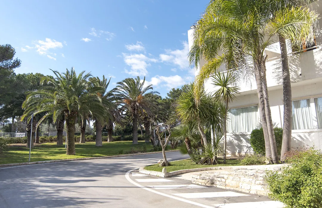 Hotel Riva Del Sole-1