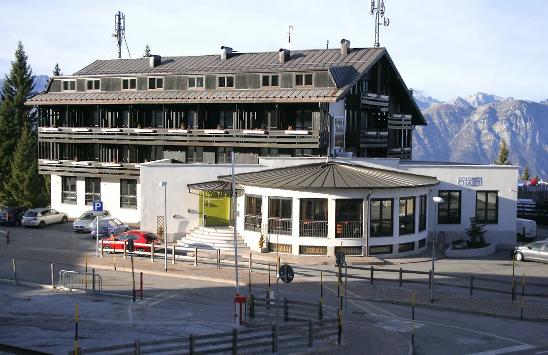 Hotel Dolomiti Chalet-1