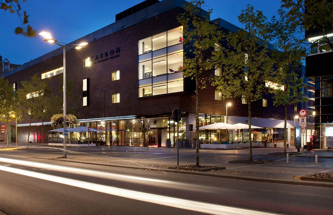 Carbon Hotel-1