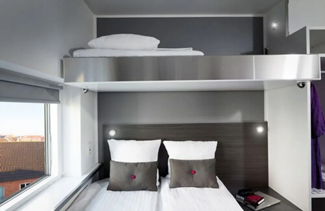 Cabinn Express-1