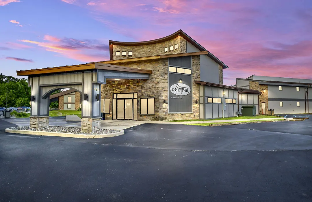 Waterbird Lakeside Inn-1
