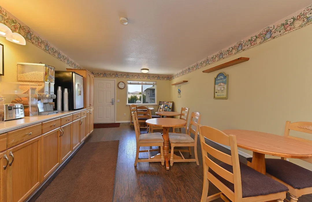 Cayucos Beach Inn-1