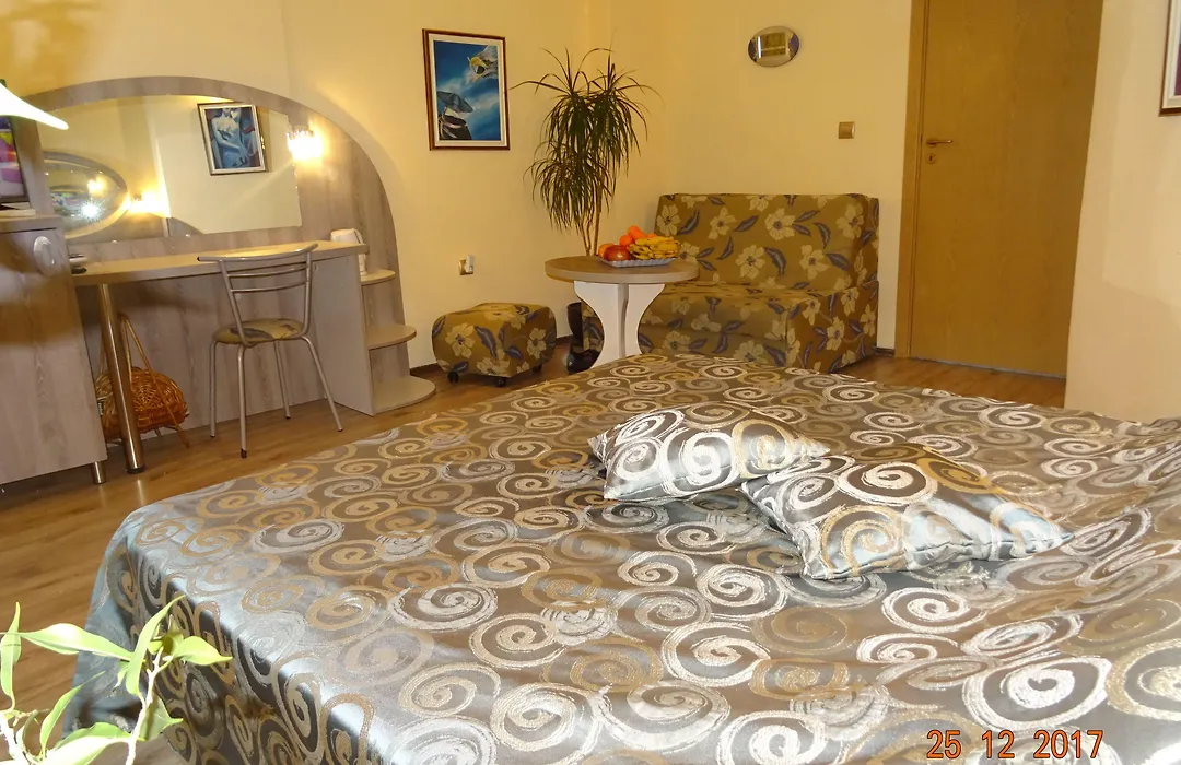 Hotel Color-1