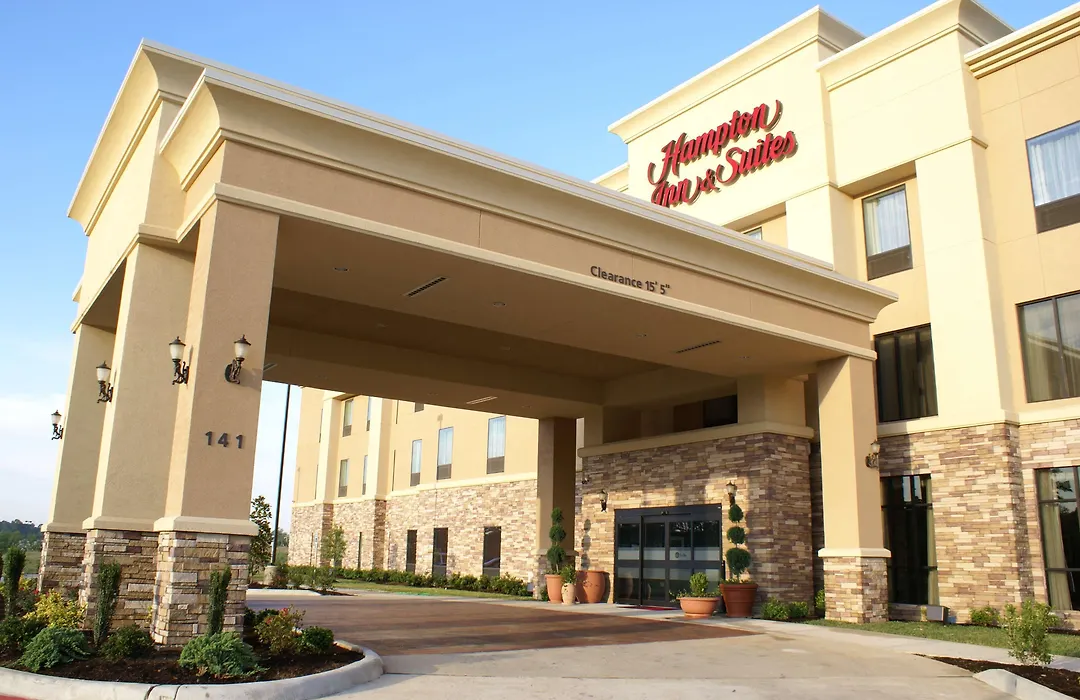 Hampton Inn & Suites Center-1