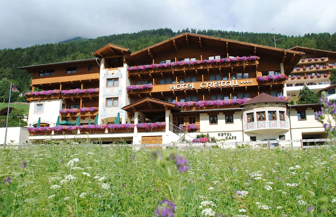 Sporthotel Cristall-1