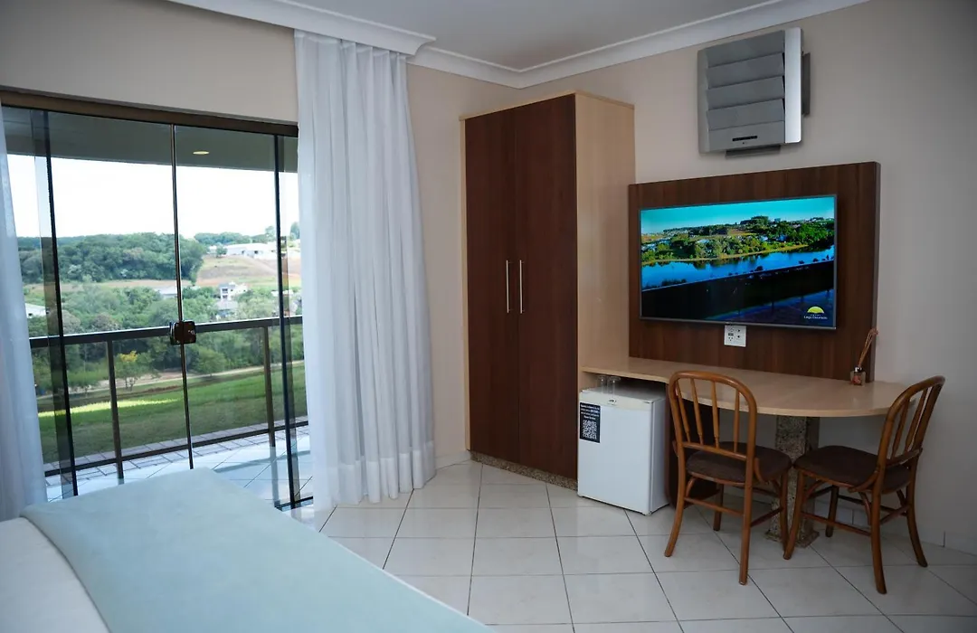 Hotel Lago Dourado-1