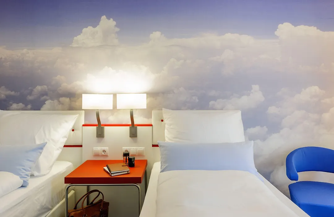 Hey Lou Hotel Friedrichshafen-1