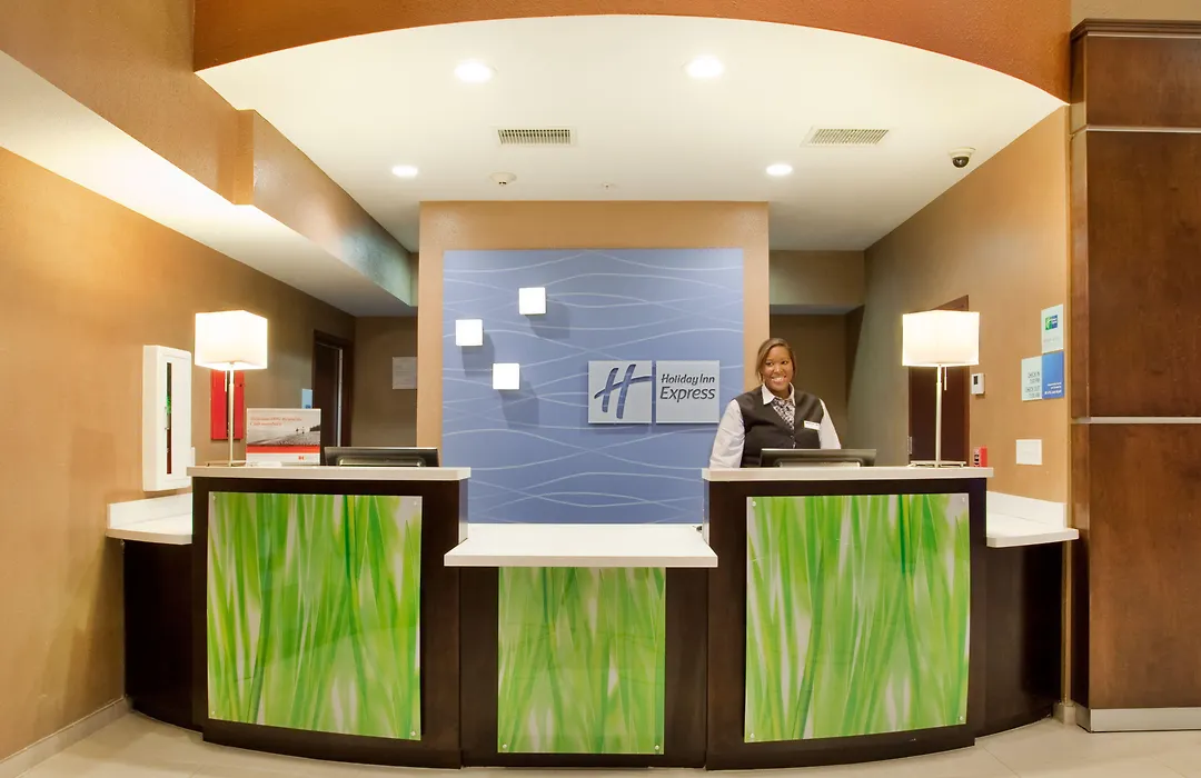 Holiday Inn Express & Suites St Louis Airport By Ihg-1