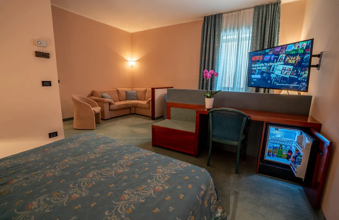 Hotel Diana-1