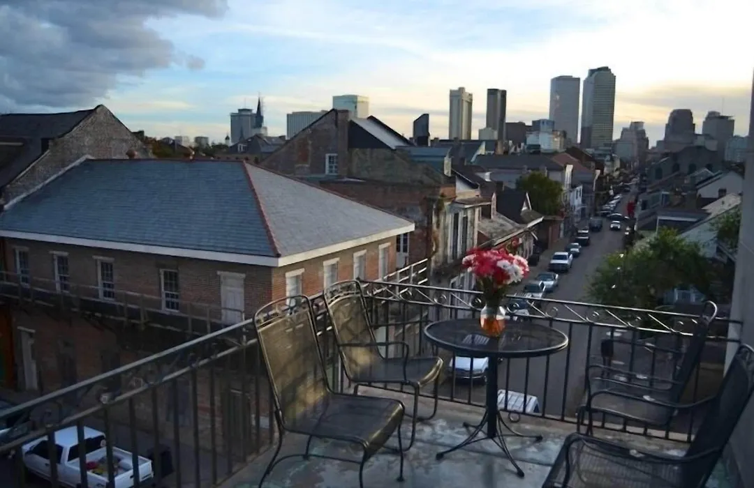 Lafitte Hotel & Bar-1