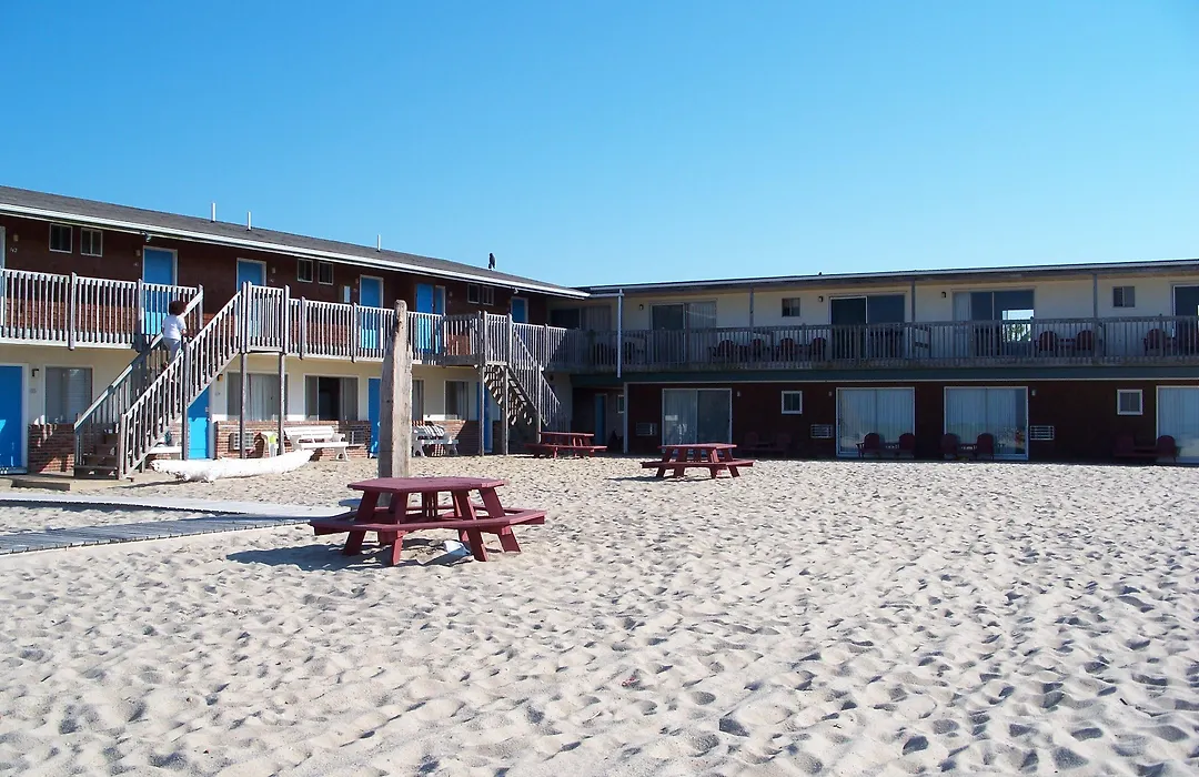 Blue Sea Motor Inn-1