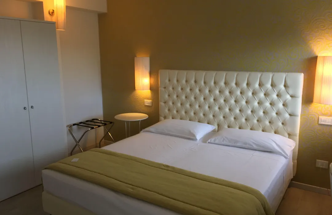 Nuova Opera Rooms & Apartments-1