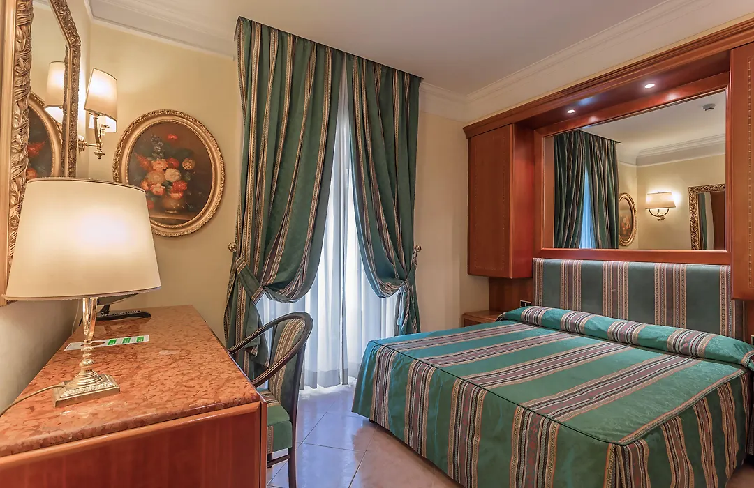 Raeli Hotel Floridia-1