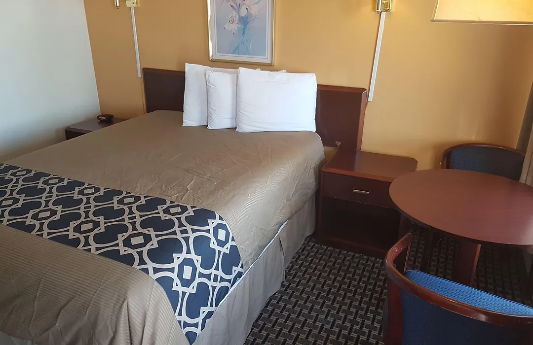 Split Mountain Motel-1