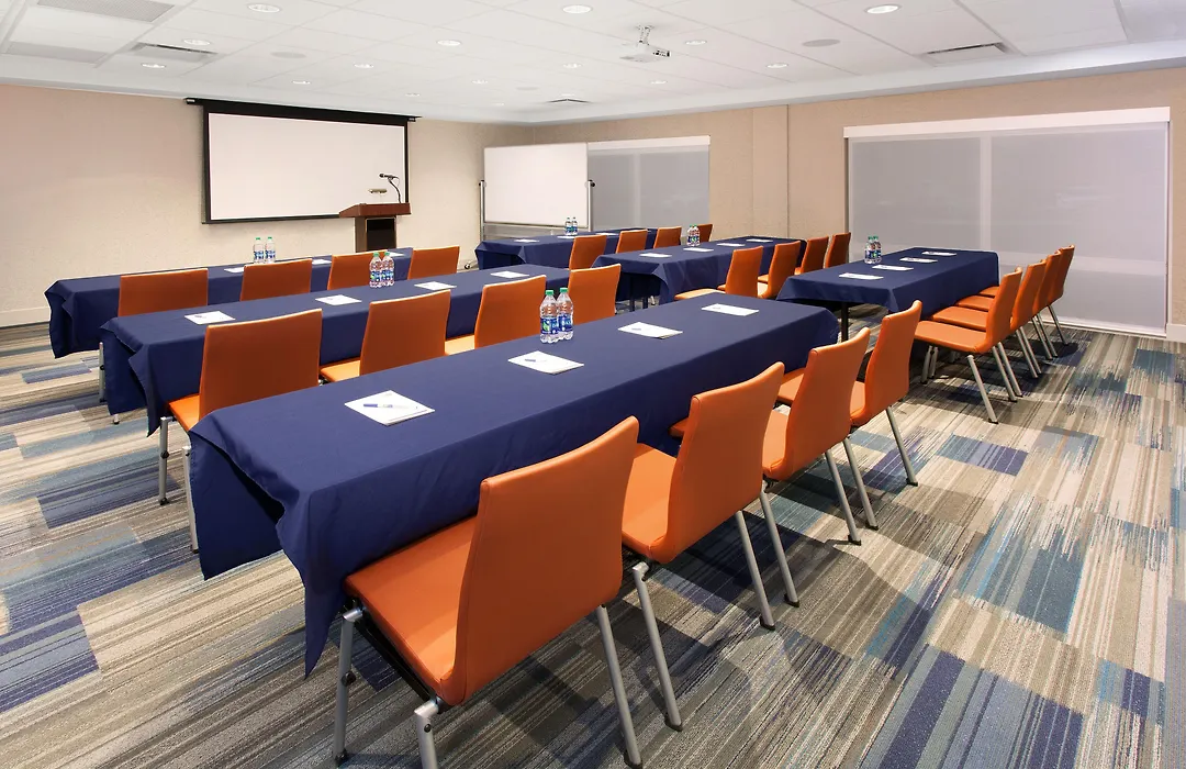 Holiday Inn Express & Suites - Sterling Heights-Detroit Area By Ihg-1