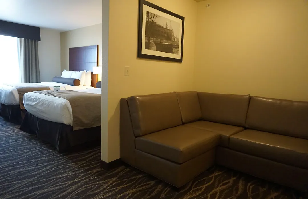 Cobblestone Hotel & Suites - Chippewa Falls-1
