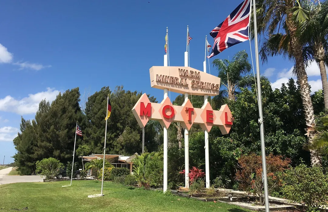 Warm Mineral Springs Motel-1