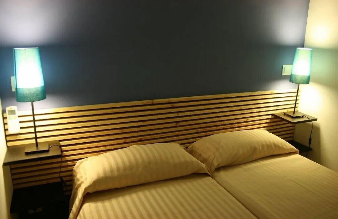 Hostal La Lluna-1