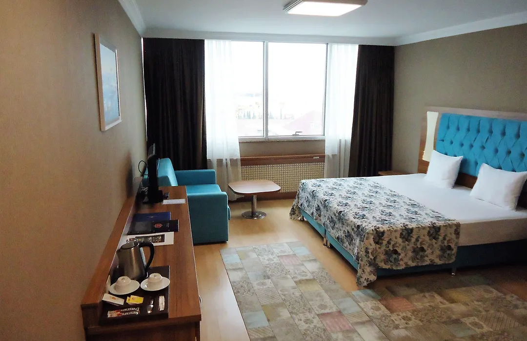 Golden Lounge Hotel-1
