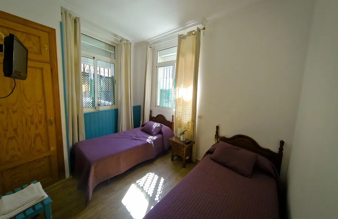 Hostal La Muralla-1