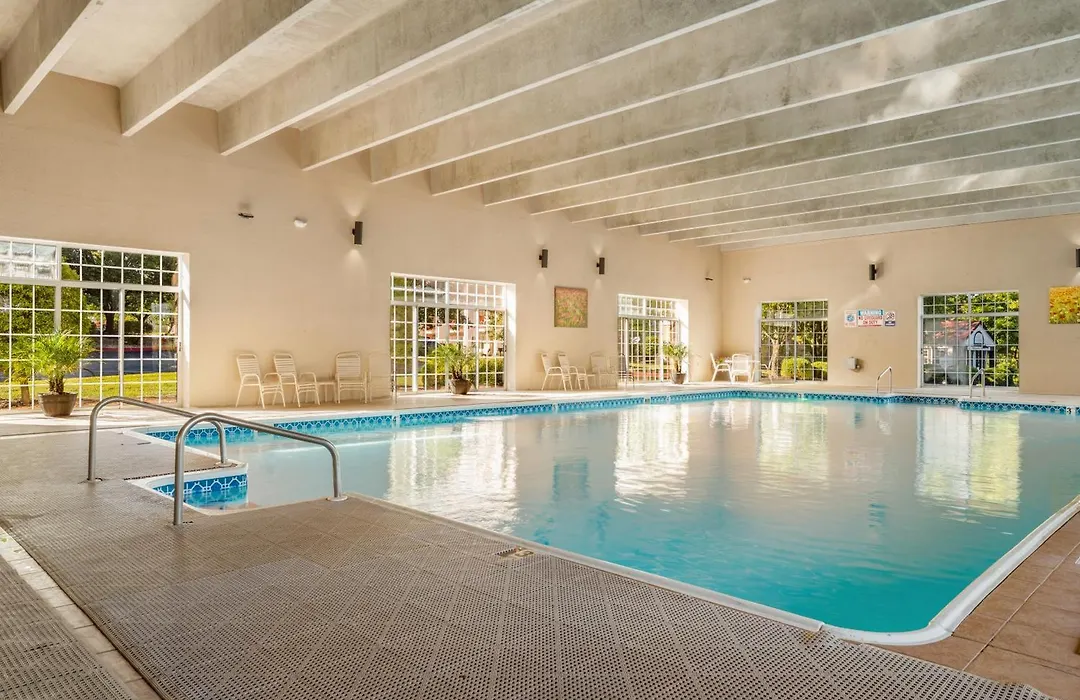 Grand Crowne Resort-1