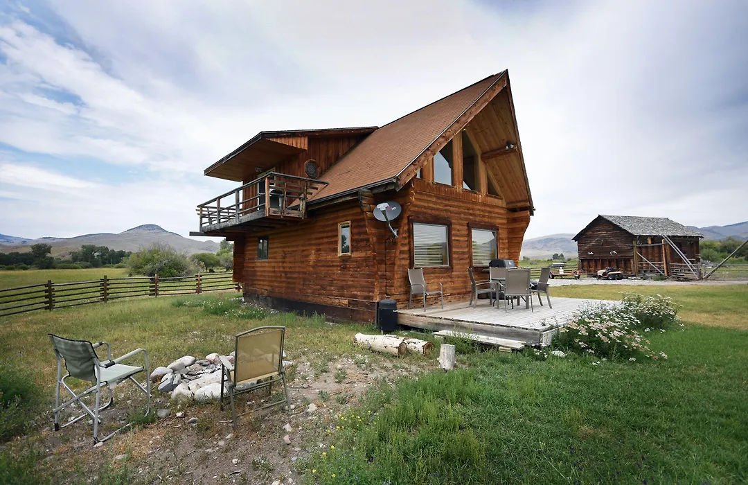 Sportsman Lodge Melrose Mt-1