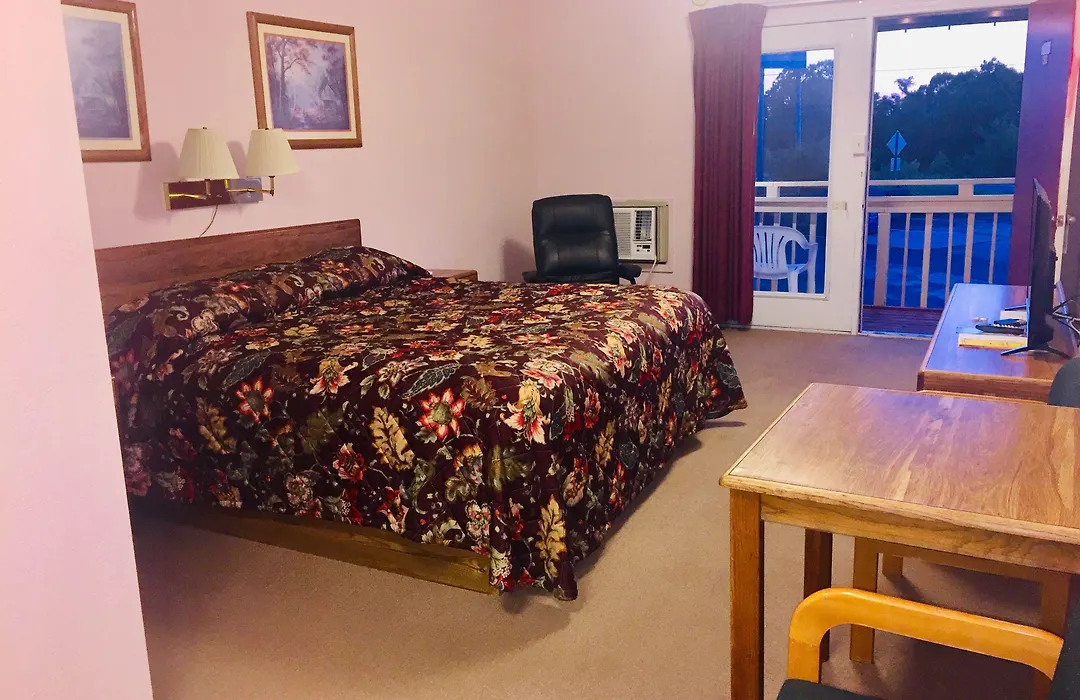 Mountain Country Motor Inn-1
