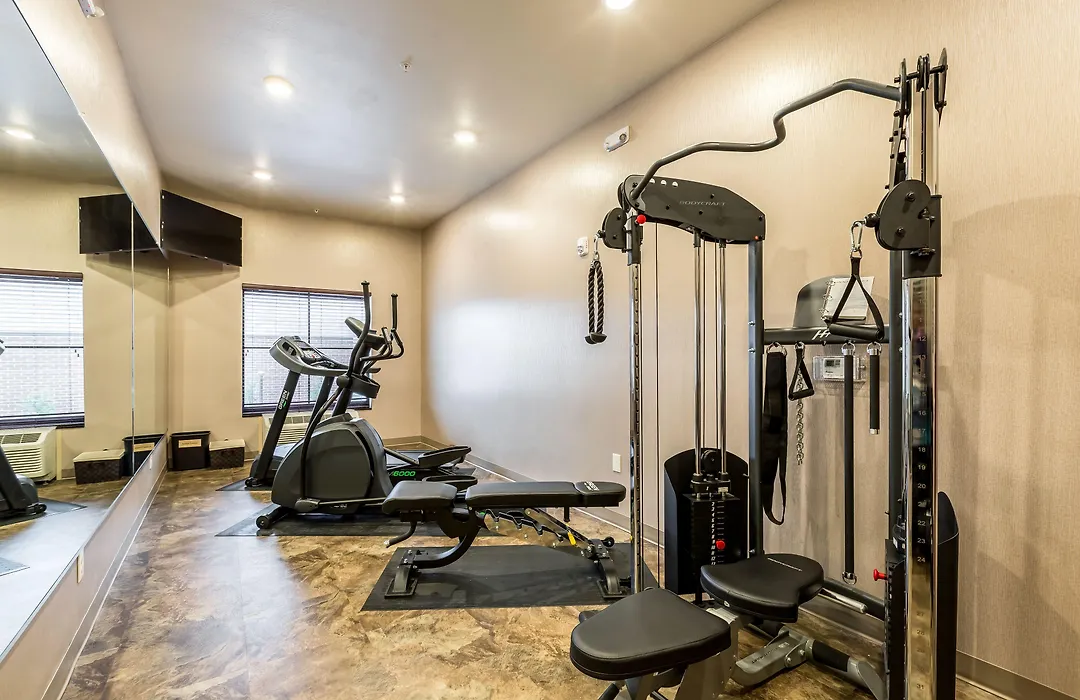 Cobblestone Hotel & Suites Hartford-1