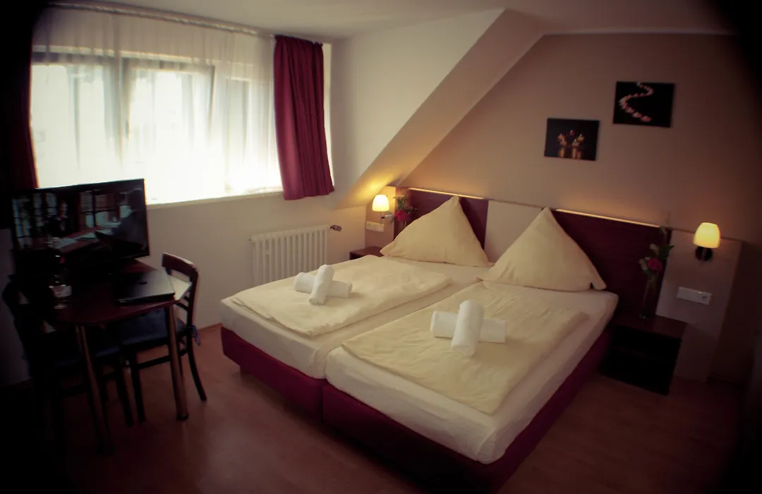 Hotel Stadt Emmerich-1