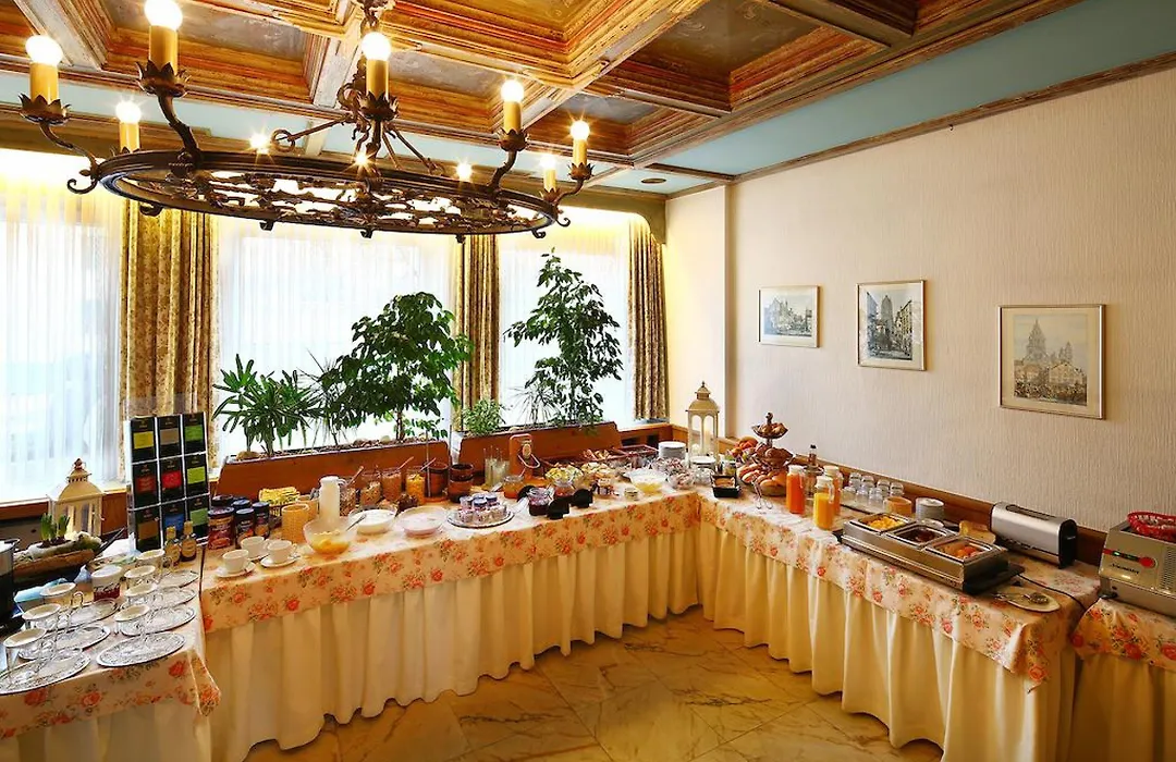 Hotel Kaiserpfalz-1