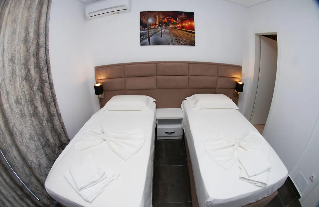 Piazza Hotel JAKOVA-1