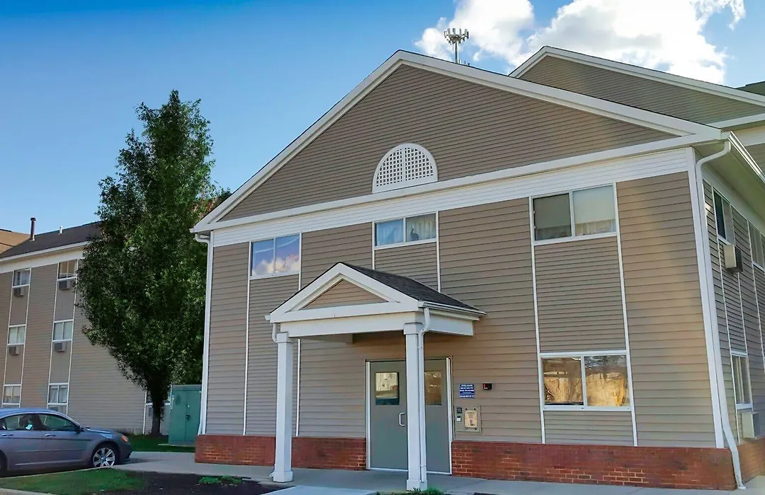 Intown Suites Extended Stay Select Dayton Oh- Miamisburg-1