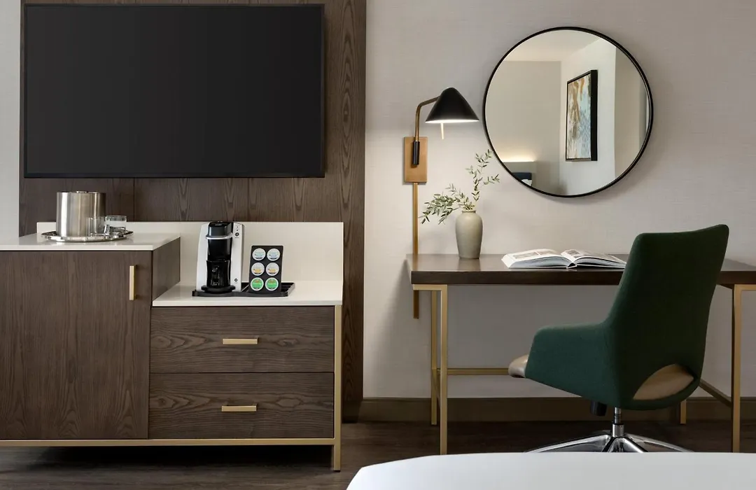 Crowne Plaza Seattle - No Resort Fee - Newly Renovated Ihg Hotel-1