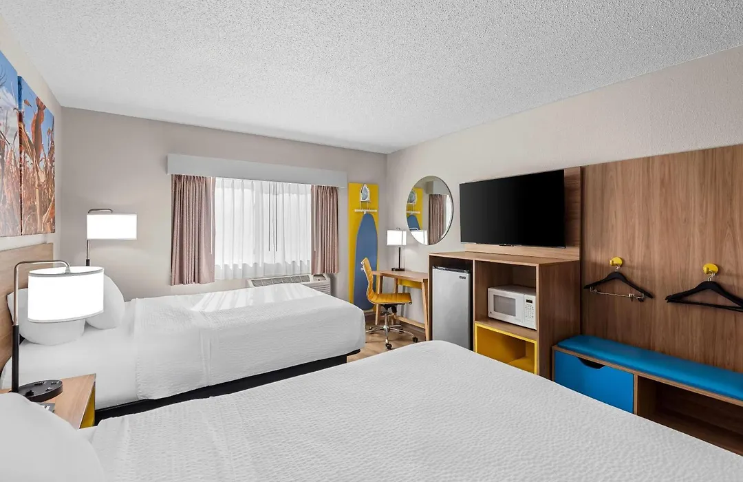 Days Inn By Wyndham Ames-1