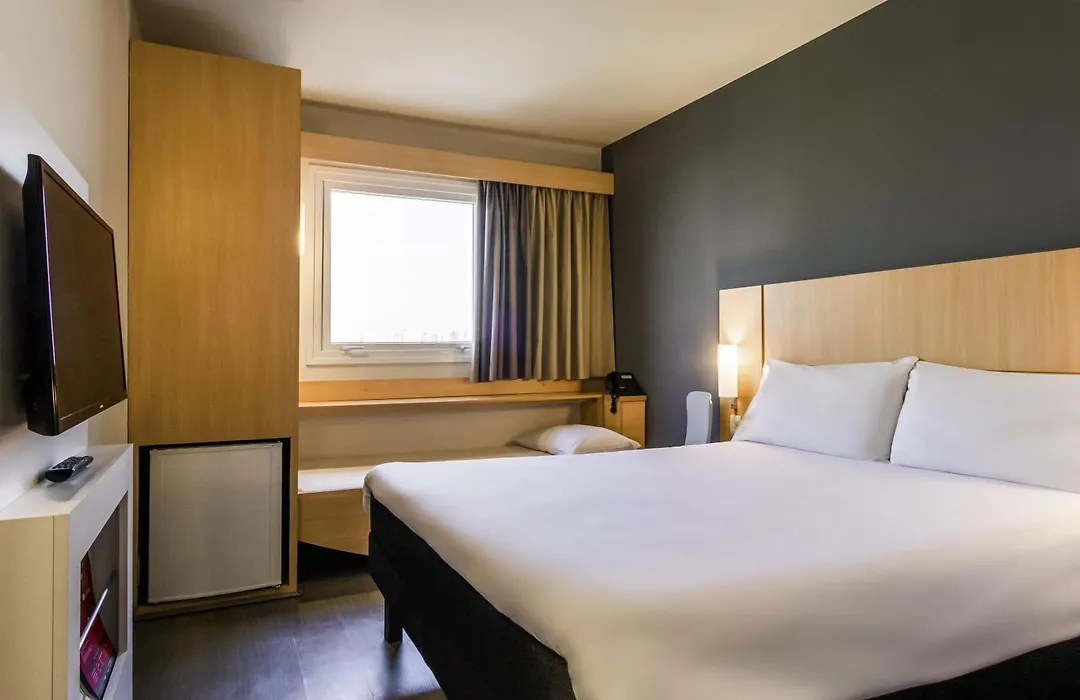 Ibis Marilia-1