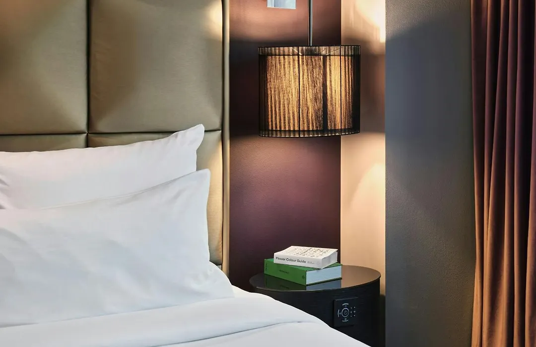 Roomers Frankfurt Central, Autograph Collection-1