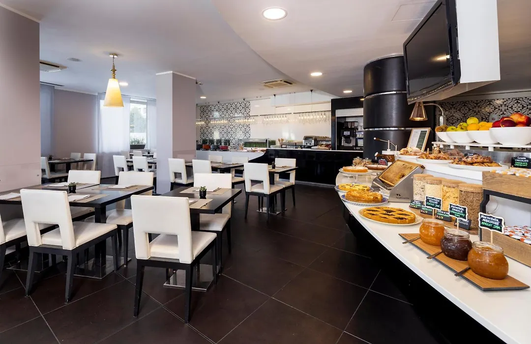 Holiday Inn Genoa City By Ihg-1