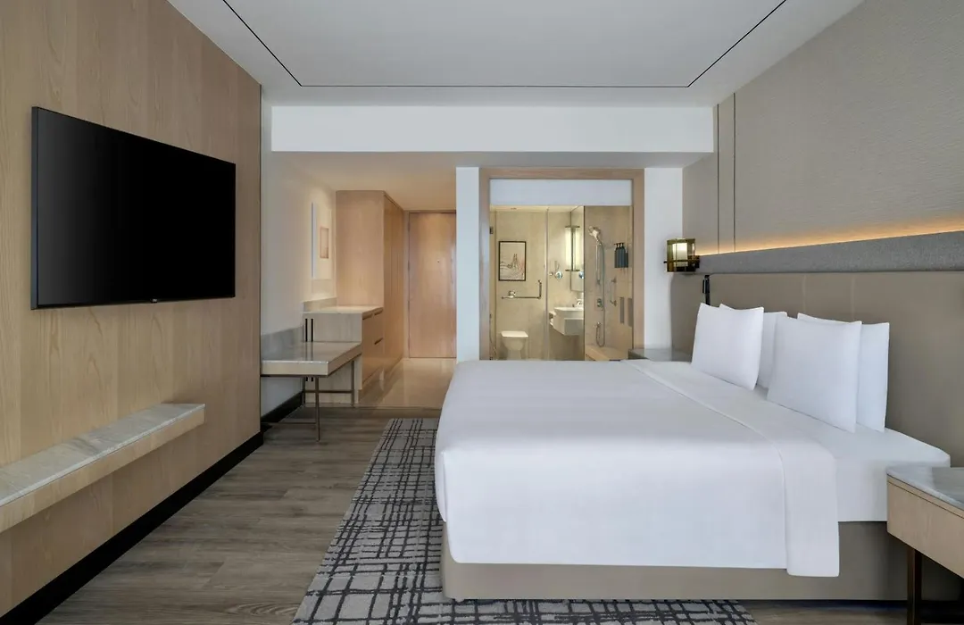 Courtyard By Marriott Mumbai International Airport-1
