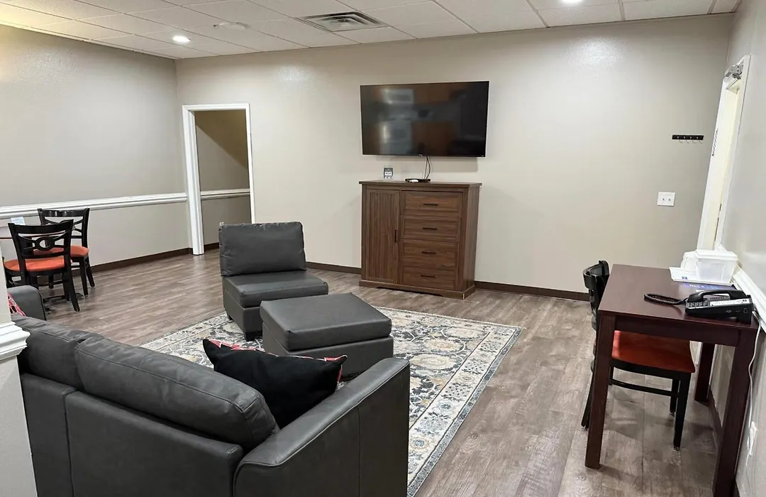 Travelodge By Wyndham Lakeland-1