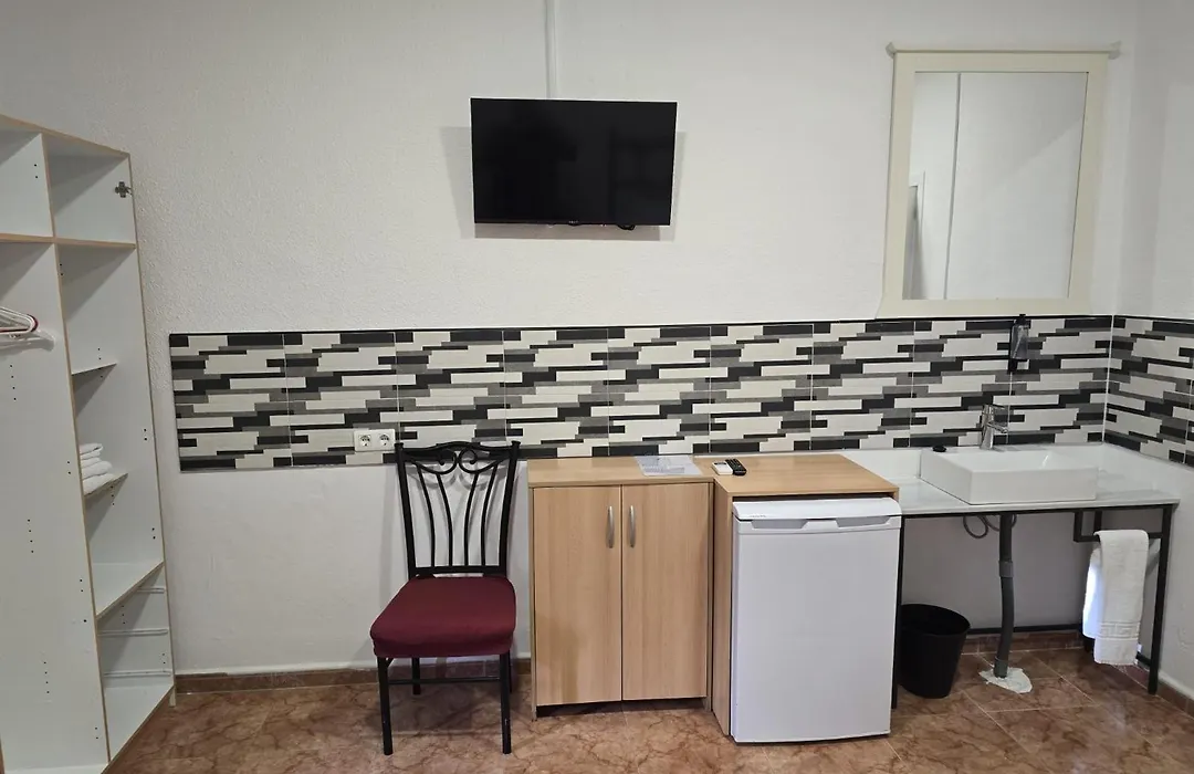 ROOMS Los MONTES-1