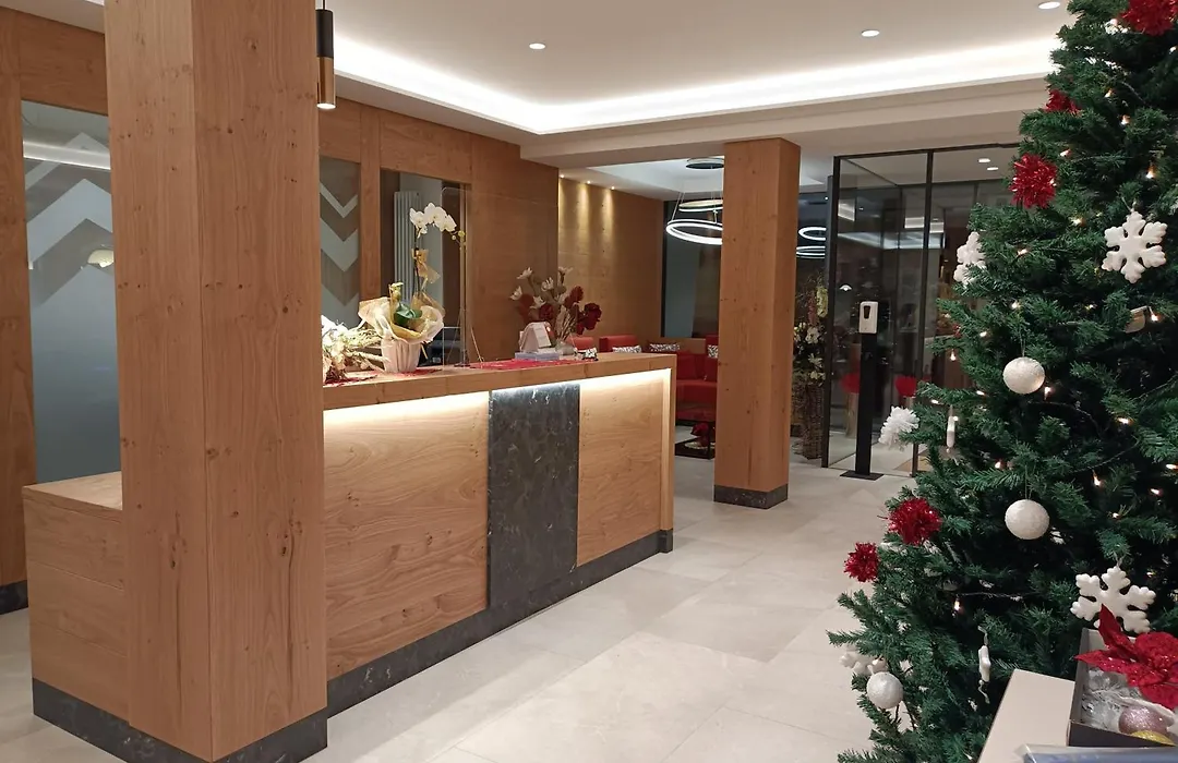 Hotel Canada-1