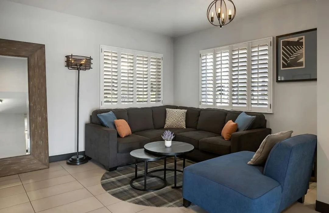 City Express By Marriott Manhattan Beach-1