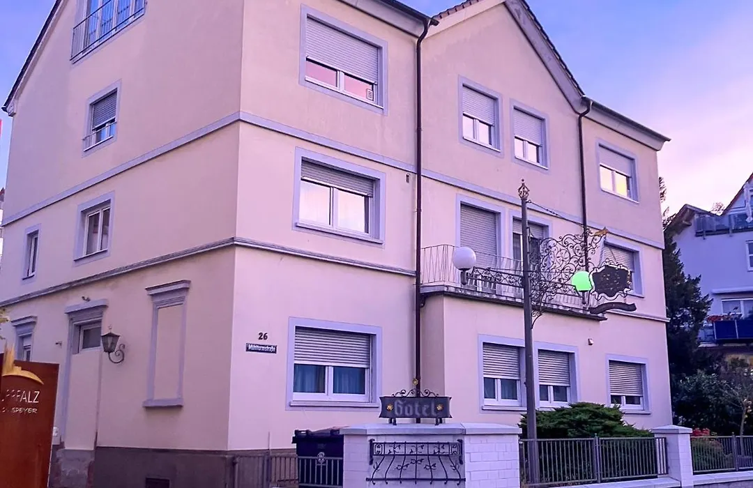 Hotel Kurpfalz-1